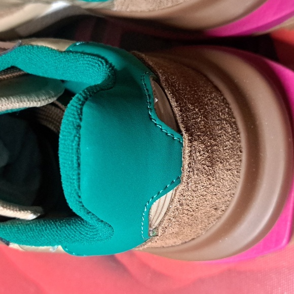 Lacoste Elite Sneaker - Picture 6 of 9